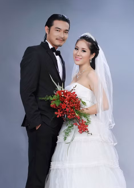 rong lễ cưới, cô dâu Lê Phương mập mạp với chiếc bụng bầu 3 tháng.