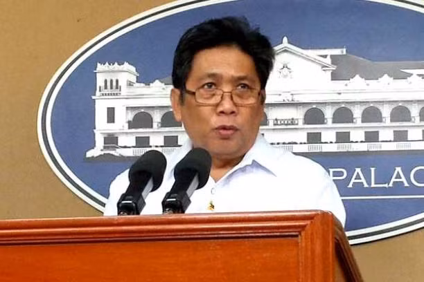 Bộ trưởng Truyền thông Philippines Herminio Coloma Jr. Bộ trưởng Truyền thông Philippines Herminio Coloma Jr.