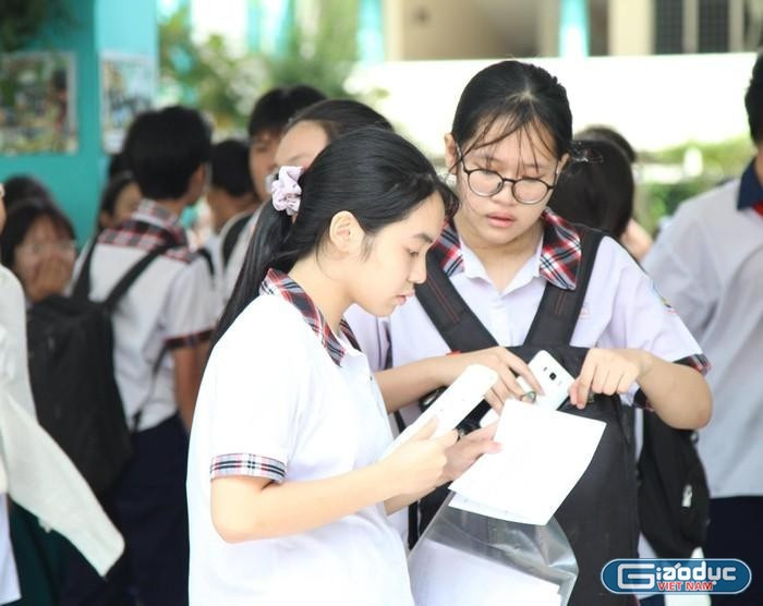 Thành phố Hồ Chí Minh sẽ tổ chức tuyển sinh vào lớp 10 trong 2 ngày là 6,7/6/2023 (ảnh minh họa: P.L) Thành phố Hồ Chí Minh sẽ tổ chức tuyển sinh vào lớp 10 trong 2 ngày là 6,7/6/2023 (ảnh minh họa: P.L)