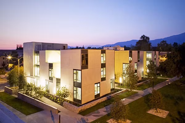 Cao đẳng Claremont McKenna. Tổng "thiệt hại" khi học ở trường: $ 52.995/ năm. Cao đẳng Claremont McKenna. Tổng "thiệt hại" khi học ở trường: $ 52.995/ năm.