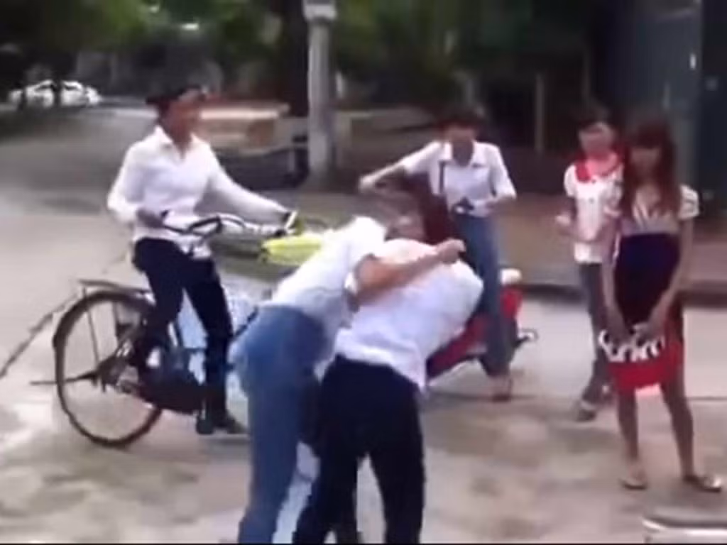 Kết thúc năm học 2015-2016, giáo dục vẫn còn đó những bức xúc, nỗi lo ảnh 2 Kết thúc năm học 2015-2016, giáo dục vẫn còn đó những bức xúc, nỗi lo ảnh 2