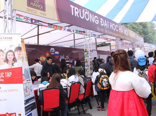 Ngày hội Tư vấn tuyển sinh – hướng nghiệp 2016 (Ảnh: Thùy Linh)