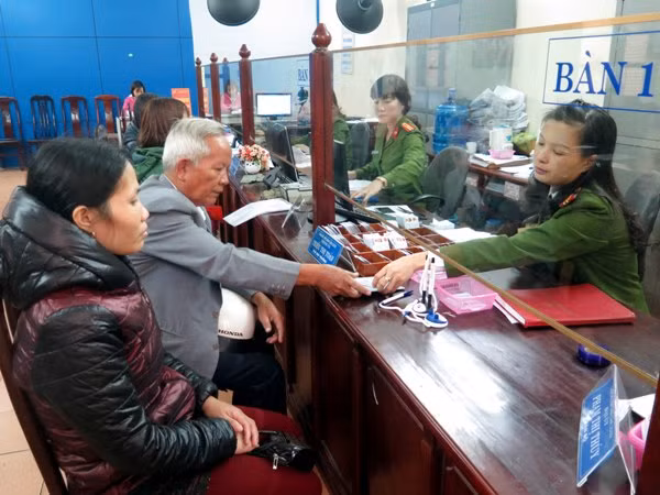 Việc số hóa dữ liệu sẽ đơn giản hóa thủ tục hành chính. (Ảnh minh họa: Baonamdinh)