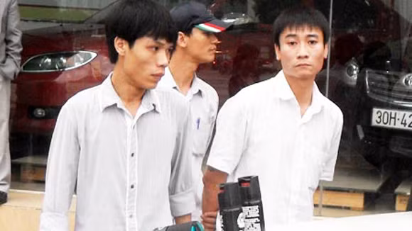 Gai người hàng loạt vũ khí rao bán tràn lan trên mạng ảnh 2