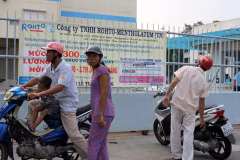 Lao động Thanh Hoá, Nghệ An bị tẩy chay, Tin tức trong ngày, lao dong thanh hoa, nguoi thanh hoa, dan thanh hoa, ki thi vung mien, nghe an, ha tinh, tay chay, cong nhan, quy dinh ngam, bao, tin tuc, tin hot, tin hay, vn