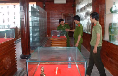 Khu trưng bày đồ cổ của resort Thiên Đàng