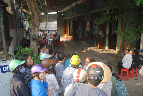 Thai phụ thắt cổ chết trên tầng 3 