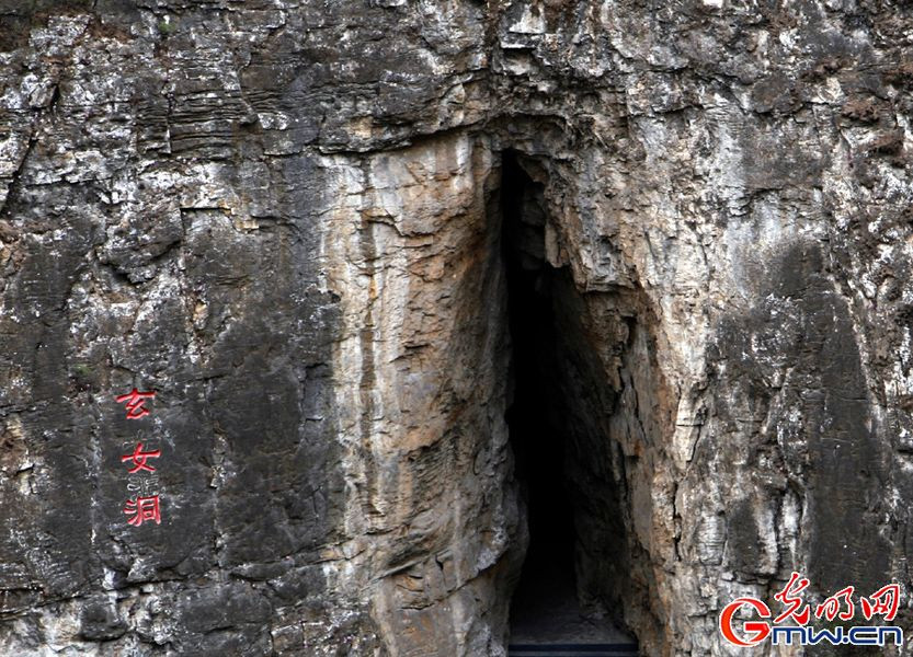 Khu vực thắng cảnh này đang thu hút rất nhiều du khách đến thăm quan sau khi ban lãnh đạo có những sáng tạo mới lạ và độc đáo kiểu này. Khu vực thắng cảnh này đang thu hút rất nhiều du khách đến thăm quan sau khi ban lãnh đạo có những sáng tạo mới lạ và độc đáo kiểu này.