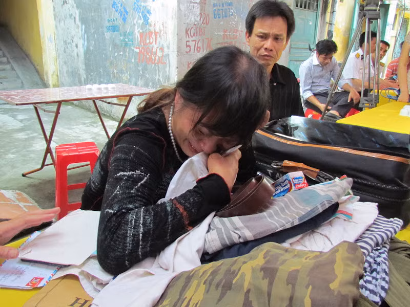 Tất cả “gia tài” của liệt sĩ Hoàng Đặng Hùng, hy sinh tại đảo chìm Đá Lớn A, quần đảo Trường Sa được đồng đội trong đơn vị chuyển từ ngoài đảo về cho gia đình.