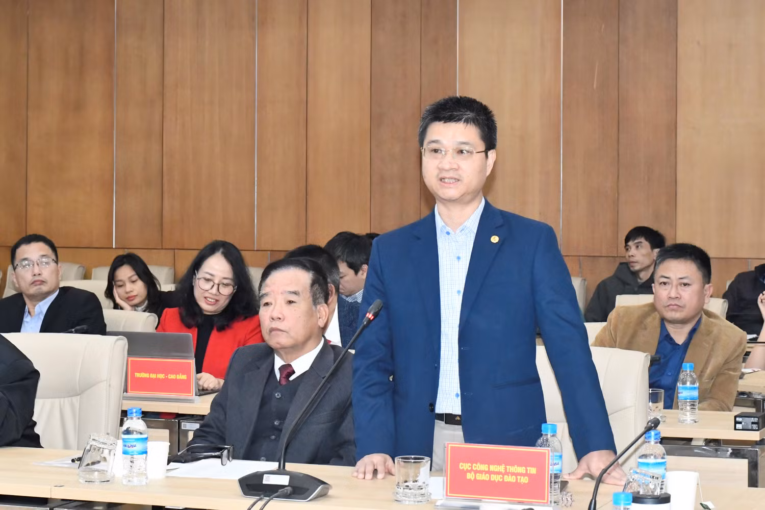 Ông Tô Hồng Nam, Phó Cục trưởng Cục Công nghệ thông tin, Bộ Giáo dục và Đào tạo nêu ý kiến. (Ảnh: Huệ Mai).