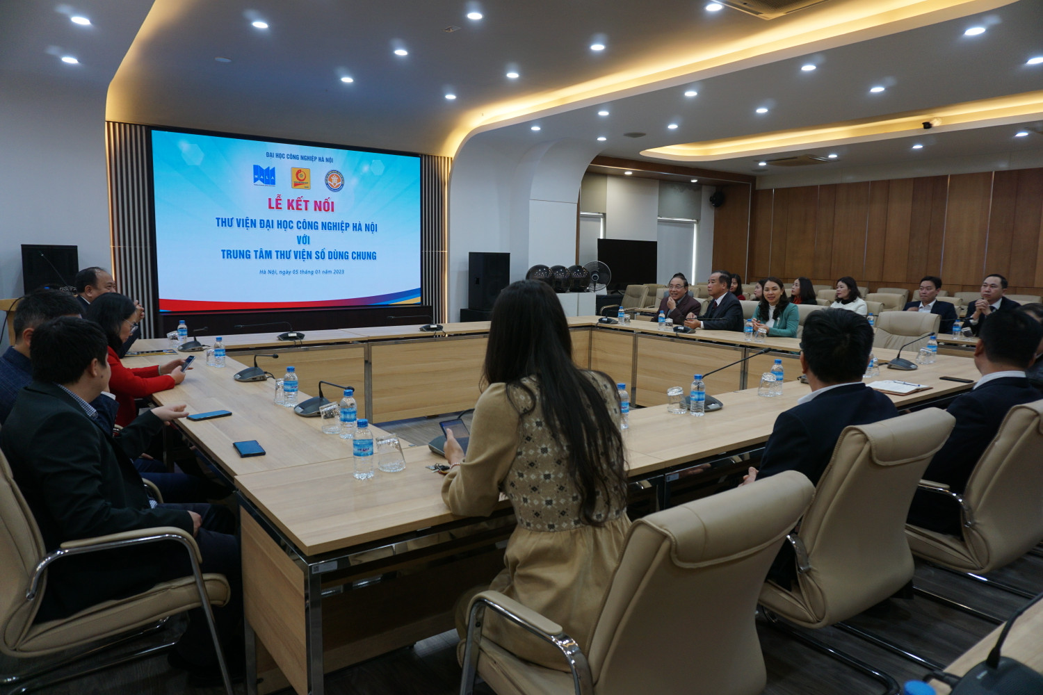 Trường Đại học Công nghiệp Hà Nội tổ chức Lễ kết nối Thư viện nhà trường với Trung tâm thư viện số dùng chung. (Ảnh: Phạm Minh).