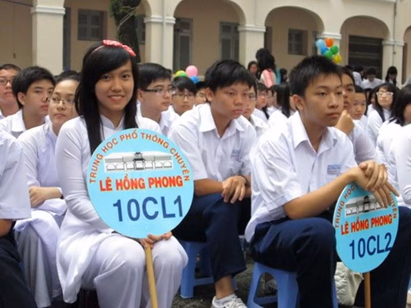 Các em học sinh theo học ở những lớp chọn (Ảnh minh họa: nld.com.vn).