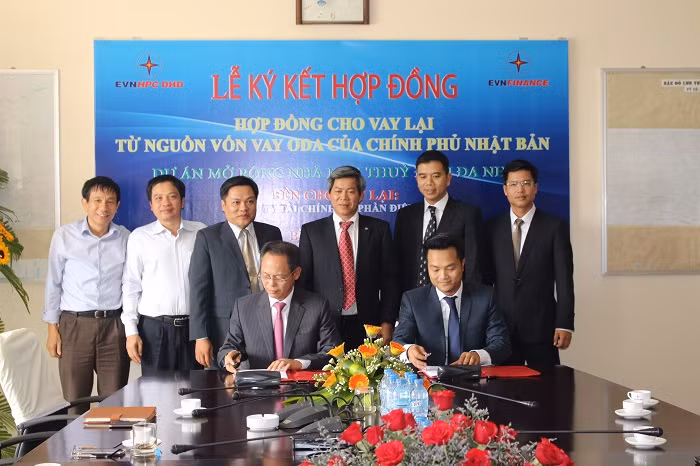 Lễ ký kết hợp đồng cho vay lại từ nguồn vốn ODA của chính phủ Nhật Bản. Ảnh: EVNFinance. Lễ ký kết hợp đồng cho vay lại từ nguồn vốn ODA của chính phủ Nhật Bản. Ảnh: EVNFinance.