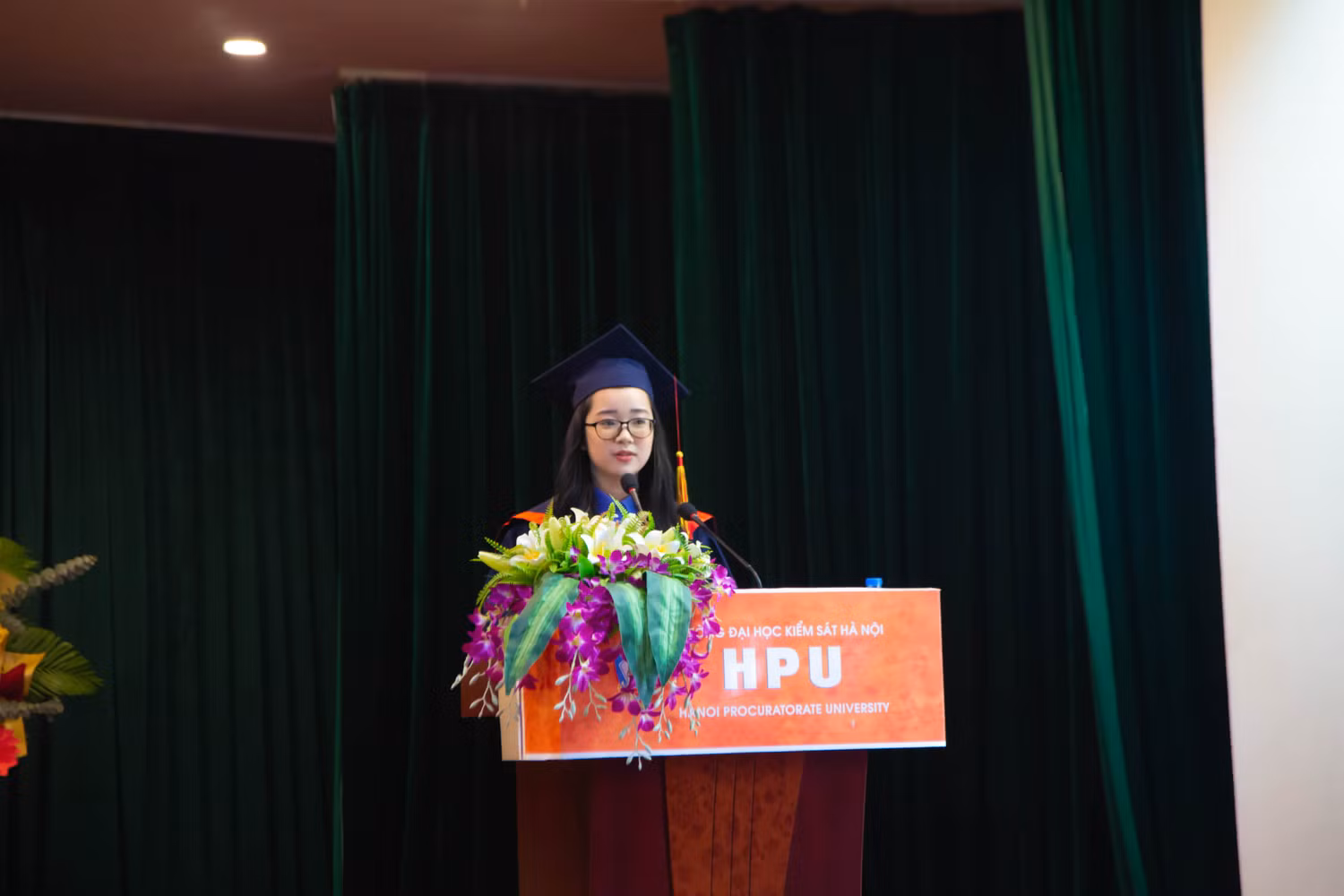 Phạm Thùy Dung bày tỏ niềm vinh dự, tự hào tại lễ tốt nghiệp. Ảnh: NVCC Phạm Thùy Dung bày tỏ niềm vinh dự, tự hào tại lễ tốt nghiệp. Ảnh: NVCC