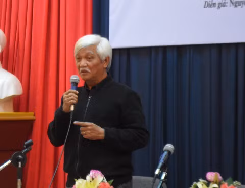GS sử học Dương Trung Quốc: “Ý tưởng ngày kỉ niệm chữ quốc ngữ rất hay. Nhưng cần có Luật để giải quyết những vấn đề bức thiết”.