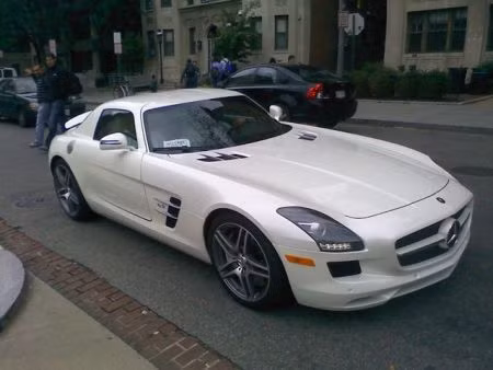 Mercedes-Benz SLS AMG giá 183.000 USD Mercedes-Benz SLS AMG giá 183.000 USD