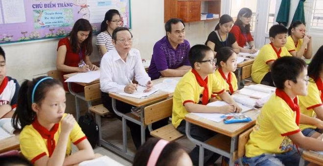 Giáo viên cụm 4 ở Thành phố Hồ Chí Minh than phải đi dự giờ quá xa (ảnh minh họa: luatvietnam.vn) Giáo viên cụm 4 ở Thành phố Hồ Chí Minh than phải đi dự giờ quá xa (ảnh minh họa: luatvietnam.vn)