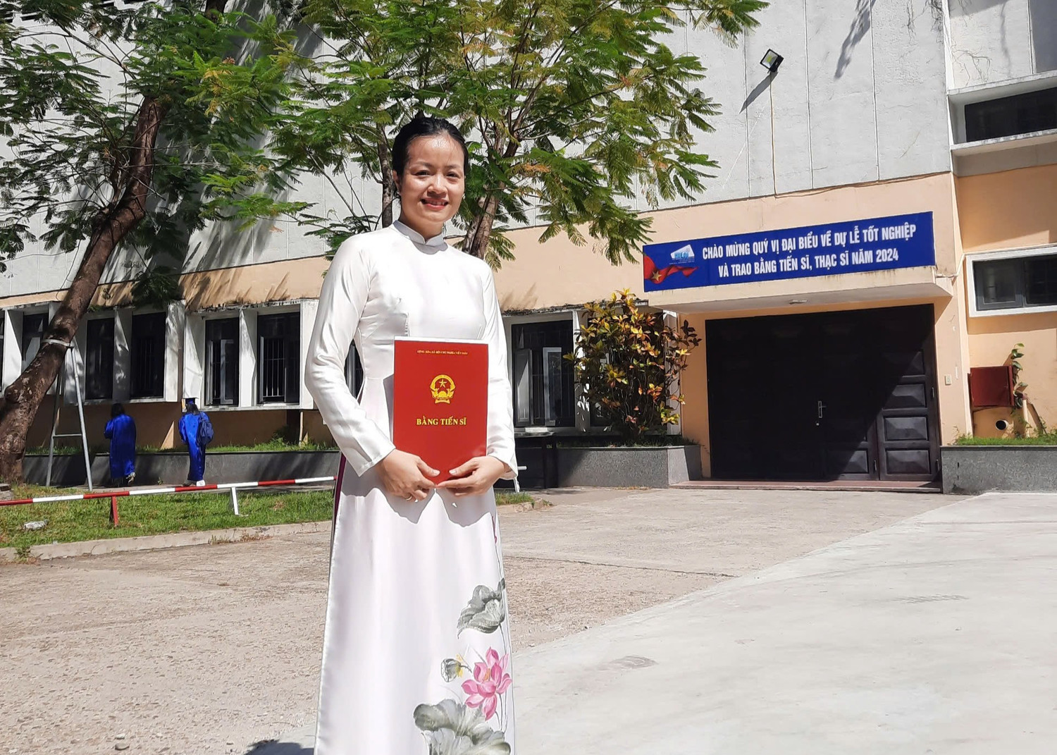 c hiền đh sp huế.jpg