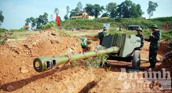 Phát huy truyền thống “chân đồng, vai sắt, đánh giỏi, bắn trúng” của lực lượng pháo binh, lực lượng dự bị động viên xã Phú Yên đã thực hành tốt bài kiểm tra bắn đạn thật pháo 85-Đ44, bài bắn ngắm trực tiếp mục tiêu cố định ban ngày từ trận địa chuẩn bị trước.