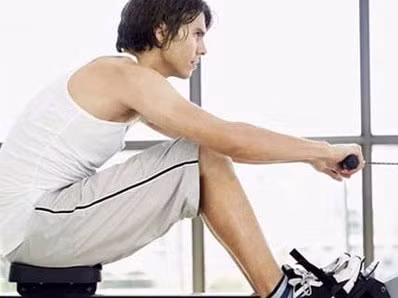 Biện pháp đối phó: Thường xuyên duy trì tư thế ngồi đúng, làm giảm áp lực lên cột sống. Chăm tập thể dục cũng có thể làm giảm nguy cơ chấn thương xương cụt. Khi cơn đau tăng lên, bạn nên nghỉ ngơi.