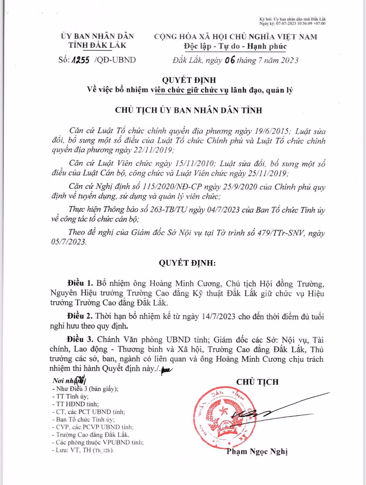 Quyết định bổ nhiệm ông Hoàng Minh Cương làm Hiệu trưởng Trường Cao đẳng Đắk Lắk kể từ ngày 14/7/2023. Ảnh: CTV