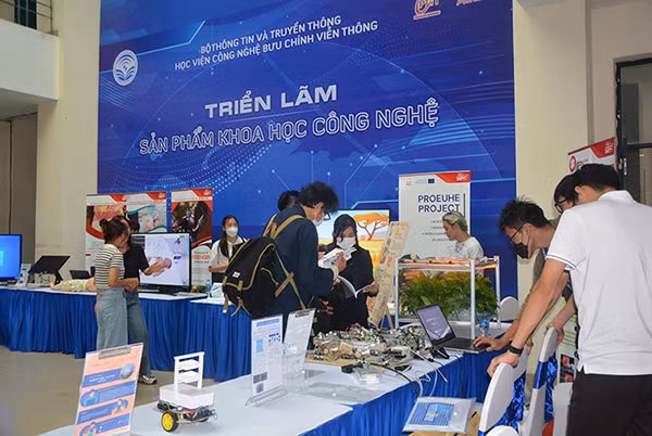 Định hướng trong năm 2023, Học viện tăng cường thúc đẩy các công bố quốc tế tăng 15% so với các năm trước. Ảnh: portal.ptit.edu.vn Định hướng trong năm 2023, Học viện tăng cường thúc đẩy các công bố quốc tế tăng 15% so với các năm trước. Ảnh: portal.ptit.edu.vn