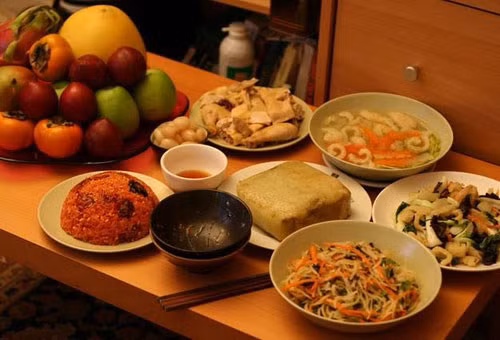 Ấm áp bữa cơm chiều cuối năm (Ảnh minh họa) Ấm áp bữa cơm chiều cuối năm (Ảnh minh họa)