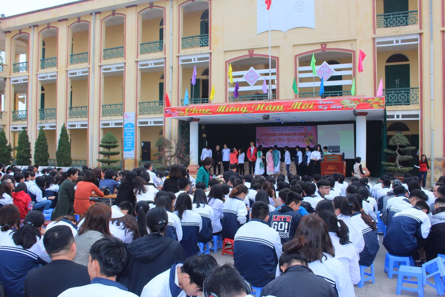 Hoạt động trải nghiệm giúp các em học sinh cải thiện kỹ năng nghe, nói tiếng Anh (Ảnh: CTV) Hoạt động trải nghiệm giúp các em học sinh cải thiện kỹ năng nghe, nói tiếng Anh (Ảnh: CTV)