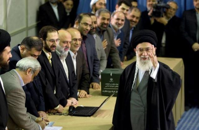 Đại giáo chủ Ali Khamenei – người đại diện cho giới chính trị bảo thủ tại Iran. Ảnh: Reuters Đại giáo chủ Ali Khamenei – người đại diện cho giới chính trị bảo thủ tại Iran. Ảnh: Reuters