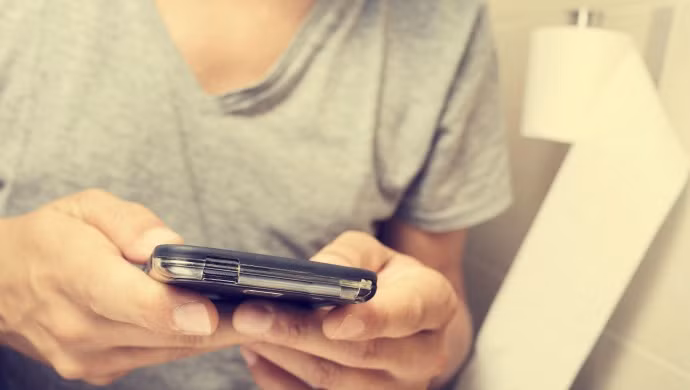 Bạn có thể mắc bệnh nếu lười nhác, để phòng tắm bừa bộn ảnh 2