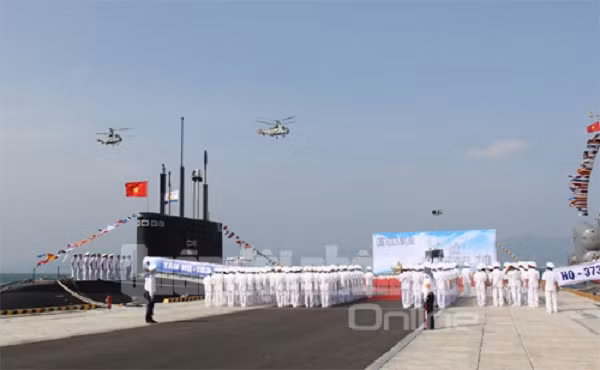Tàu ngầm Kilo Hà Nội (ảnh QĐND)