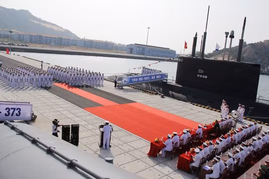 Tàu ngầm Kilo Hà Nội