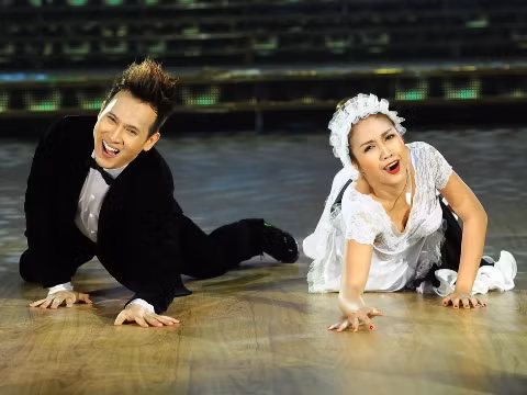 Nguyên Vũ và Ốc Thanh Vân song ca bản hít: "Cùng lau nhà, nào cùng lau nhà" Nguyên Vũ và Ốc Thanh Vân song ca bản hít: "Cùng lau nhà, nào cùng lau nhà"