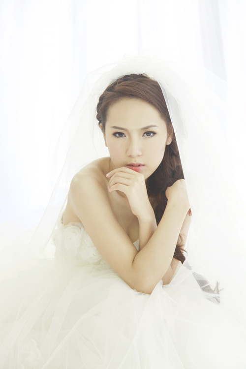 Đây là những hình ảnh mới nhất của ca sĩ Phương Linh. Sắp tới, cô sẽ cho ra mắt MV Cảm ơn anh và thực hiện đêm nhạc cùng tên tại phòng trà Đồng Dao với sự góp mặt đặc biệt của Hà Anh Tuấn.