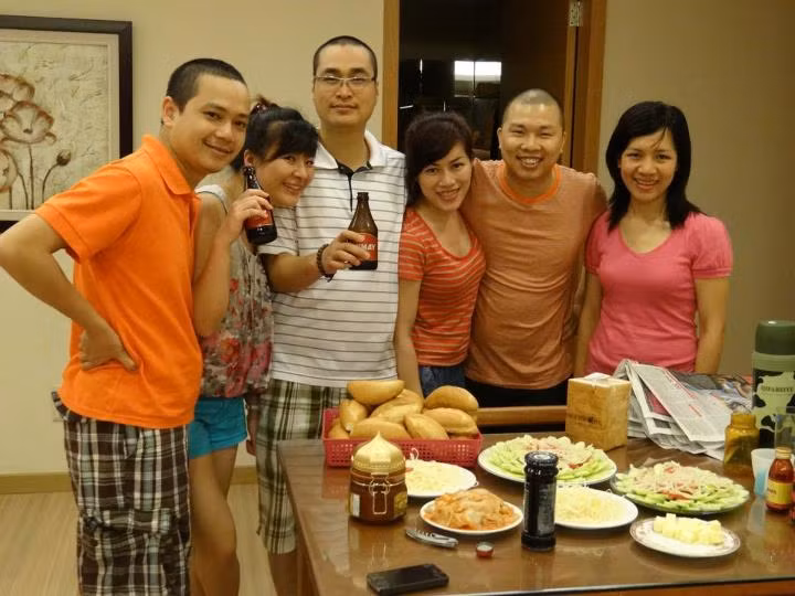 Trước khi có một bữa ăn ấm cúng thì....