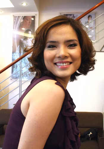 Tháng 6/2011, Kiều Thanh sinh một bé trai, đặt tên là Nam Khánh. "Người phụ nữ nào cũng muốn được làm mẹ. Mỗi người phụ nữ có hoàn cảnh riêng. Tôi đã hơn 30 tuổi. Tôi muốn có con. Quãng thời gian qua tôi đã sinh em bé, một em bé của riêng mình". (Theo VnMedia)