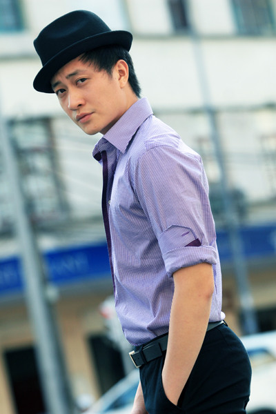 Nhiều người ngạc nhiên khi nghe Lương Mạnh Hải trả lời phỏng vấn: "Khi vào Sài Gòn, nước da 'trắng gì mà sáng thế' ngay lập tức bị đổi màu vì phải chạy xe ôm suốt gần hai tháng trời với không hơn 3 triệu đồng trong túi làm hành trang lập nghiệp nơi đất lạ".