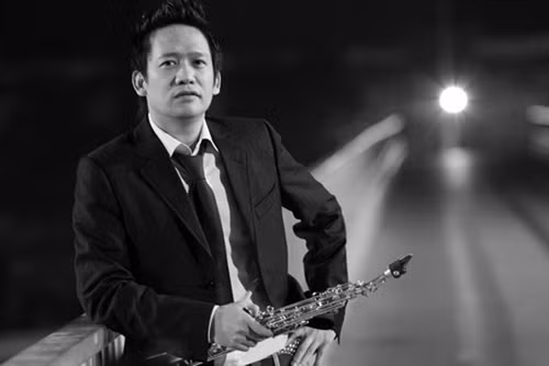 Khi được hỏi:"Cảm xúc của anh như thế nào khi Tuấn Hưng nói tình cảm chỉ có thể ở bên cạnh chúng ta và không bị sứt mẻ khi không dính dáng đến công việc và tiền bạc? Trong khi đó nhiều người nghĩ rằng anh và Tuấn Hưng vẫn rất thân thiết", Duy Mạnh đã trả lời:Tôi xin trả lời đã không là bạn thì làm gì có tình cảm để mà sứt mẻ. Còn về vấn đề tiền bạc hay công việc lại càng không liên quan.