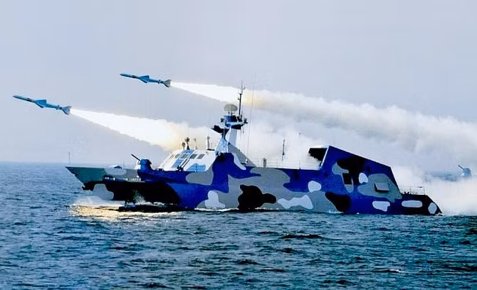 Tên lửa Trung Quốc trên Biển Đông, hình minh họa, nguồn: rediff.com.