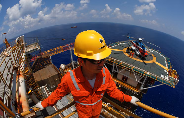 Hoạt động hợp tác dầu khí Việt - Nga trên Biển Đông hoàn toàn nằm trong vùng biển thuộc chủ quyền, quyền tài phán hợp pháp của Việt Nam theo Công ước Liên Hợp Quốc về Luật Biển 1982, và không có tranh chấp. Ảnh: TASS. Hoạt động hợp tác dầu khí Việt - Nga trên Biển Đông hoàn toàn nằm trong vùng biển thuộc chủ quyền, quyền tài phán hợp pháp của Việt Nam theo Công ước Liên Hợp Quốc về Luật Biển 1982, và không có tranh chấp. Ảnh: TASS.