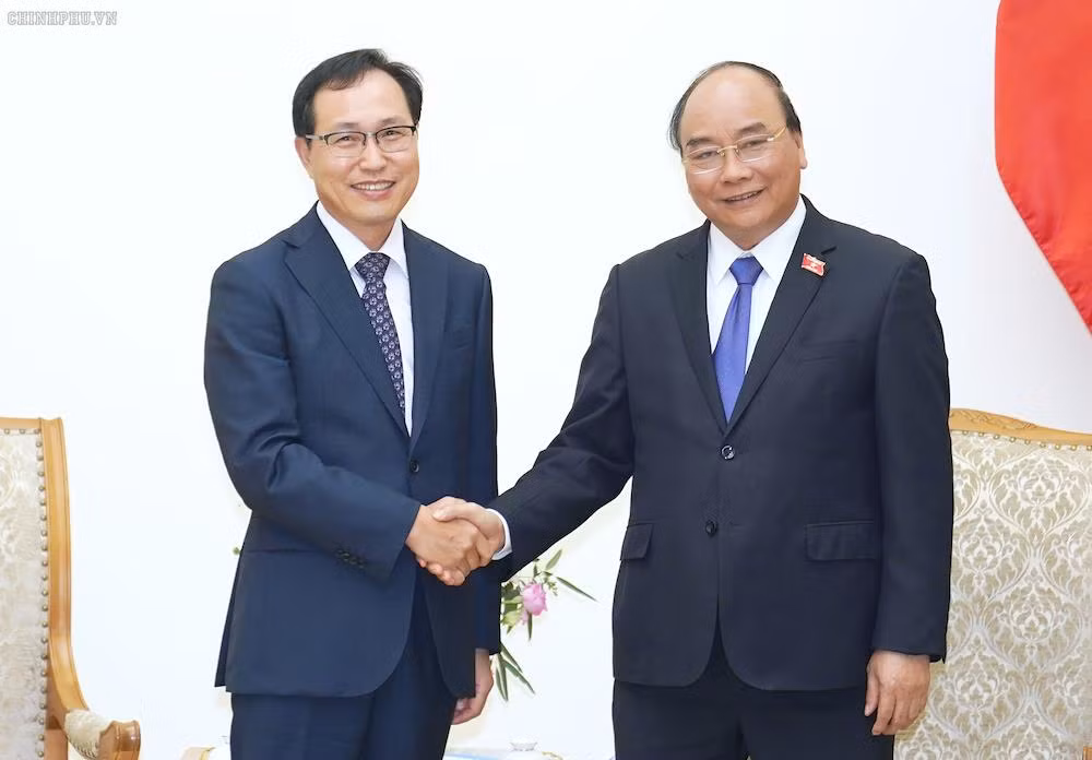Thủ tướng Nguyễn Xuân Phúc tiếp ông Choi Joo Ho, Tổng Giám đốc Tổ hợp Samsung tại Việt Nam. Ảnh: Chinhphu.vn Thủ tướng Nguyễn Xuân Phúc tiếp ông Choi Joo Ho, Tổng Giám đốc Tổ hợp Samsung tại Việt Nam. Ảnh: Chinhphu.vn