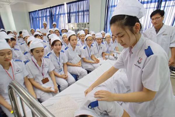 Học giỏi lớp 12 được vào đại học, nhiều trường rộng tay cho điểm ảnh 3