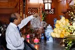Thủ tướng thắp hương tri ân các Anh hùng, liệt sĩ tại Yên Bái