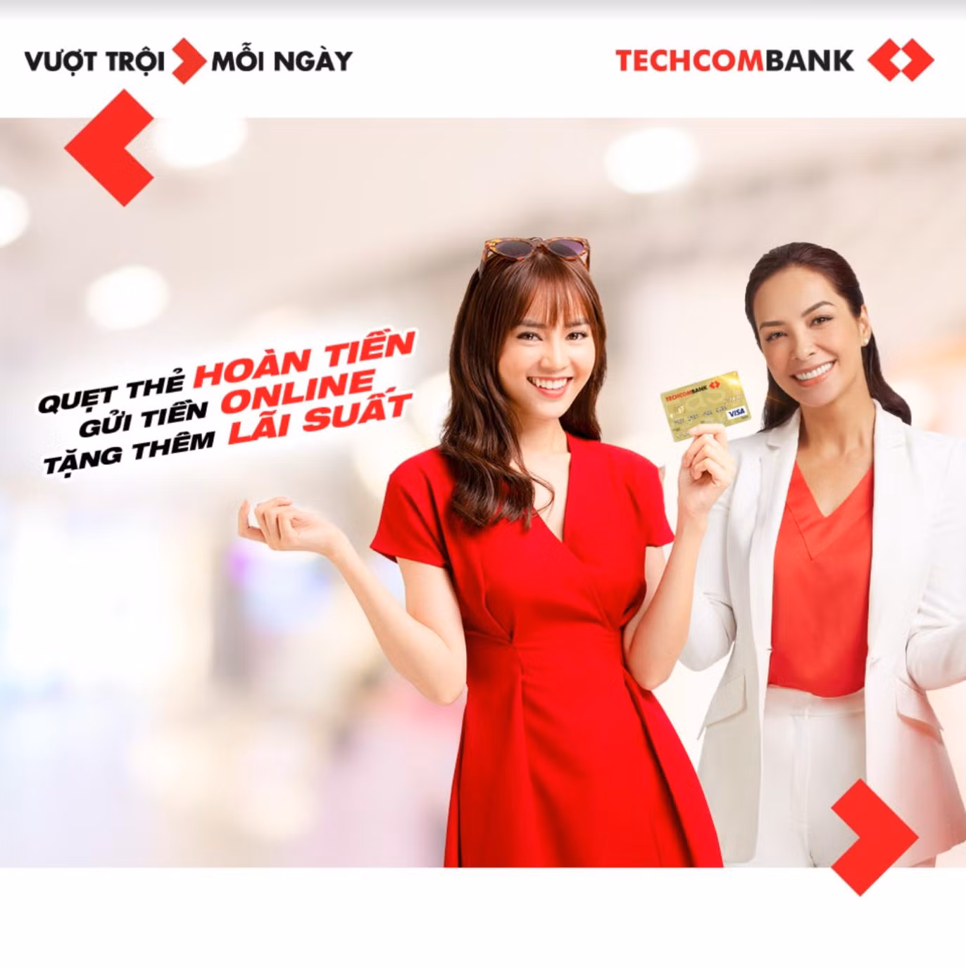 Combo ưu đãi lớn của Techcombank mùa cuối năm dành tặng cho khách hàng thoả sức chi tiêu lại an tâm tiết kiệm.