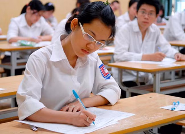 Tính trung thực cần được dạy từ khi học sinh đang ngồi ghế nhà trường. Ảnh minh hoạ: VTV