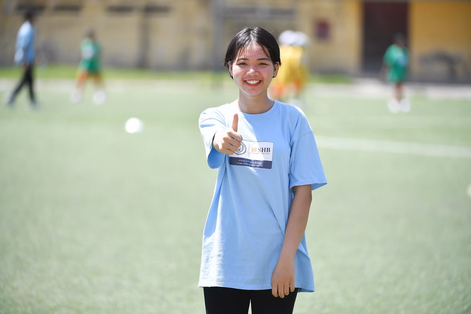 Phạm Thị Mai, làng SOS Hải Phòng vui mừng được tham gia ngày hội bóng đá cùng bạn bè. “Tại đây con đã được thực hành các kiến thức, kỹ năng học được tại Young Leader lần thứ 4 vừa qua. Con rất mong là mình sẽ lại được tham dự nhiều hoạt động vui và bổ ích như thế này nữa”, Mai chia sẻ