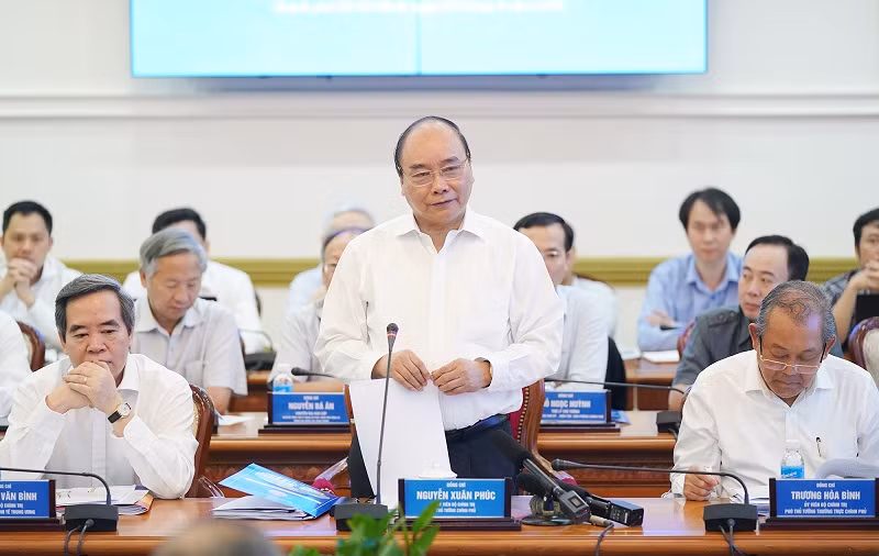 Ngày 7/5, Tiểu ban Kinh tế - Xã hội của Đại hội Đảng XIII có cuộc làm việc với Thành phố Hồ Chí Minh và một số địa phương Nam Bộ, dưới sự chủ trì của Thủ tướng Nguyễn Xuân Phúc. Ảnh: VGP