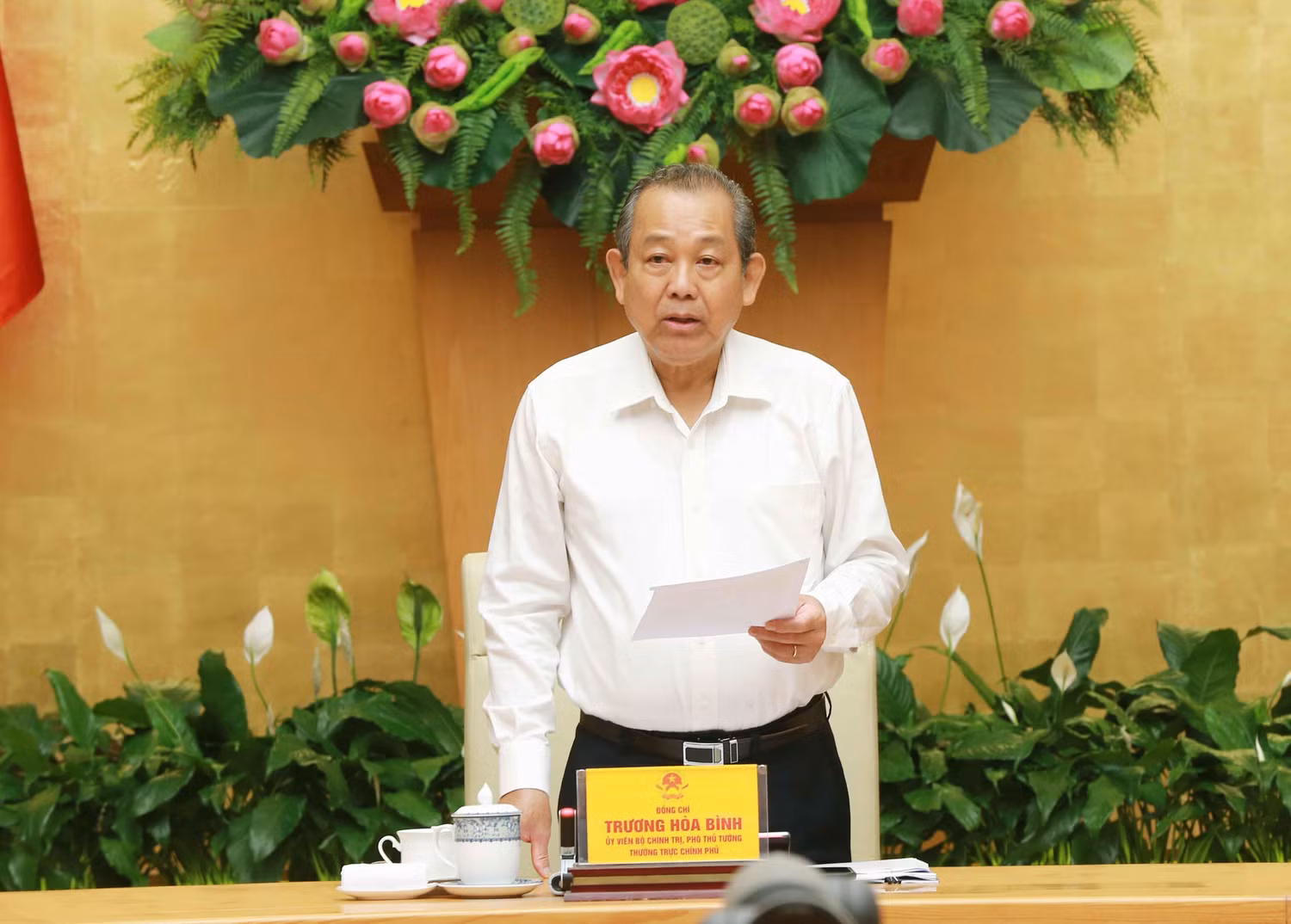 Phó Thủ tướng Trương Hòa Bình phát biểu tại Hội nghị sơ kết công tác bảo đảm trật tự, an toàn giao thông quý I, phương hướng, nhiệm vụ quý II năm 2019. Ảnh: VGP/Lê Sơn Phó Thủ tướng Trương Hòa Bình phát biểu tại Hội nghị sơ kết công tác bảo đảm trật tự, an toàn giao thông quý I, phương hướng, nhiệm vụ quý II năm 2019. Ảnh: VGP/Lê Sơn