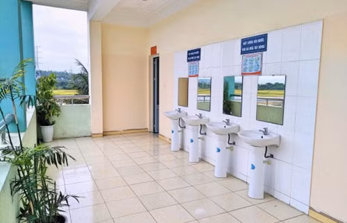 Cần có cái nhìn khách quan hơn trong việc nhà trường thu khoản giữ xe và vệ sinh trường học. (Ảnh minh hoạ: Giaoducthoidai.vn)