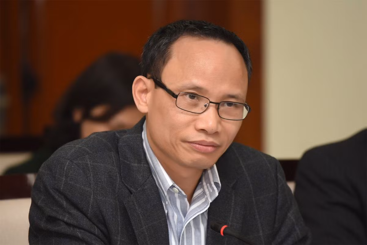 Tiến sĩ Cấn Văn Lực Tiến sĩ Cấn Văn Lực